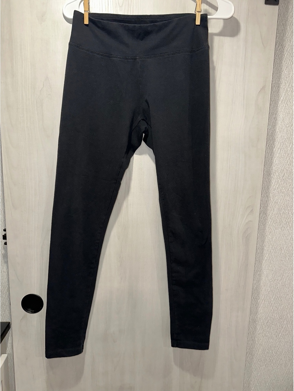 Offline by Aerie medium Black Leggings